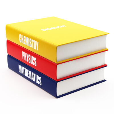 illustration de trois manuels empilés - mathématiques, chimie et physique