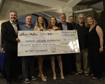 Lire le texte intégral : 38 000 dollars récoltés lors du 14e tournoi de golf annuel de la Fondation du Collège Dawson