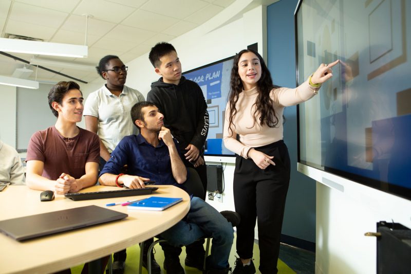 dawson-active-learning-students-web